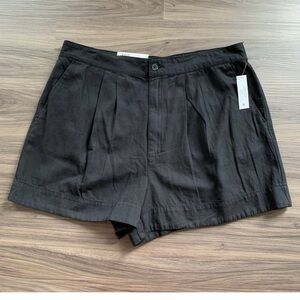 Joie Black Pleated Shorts L